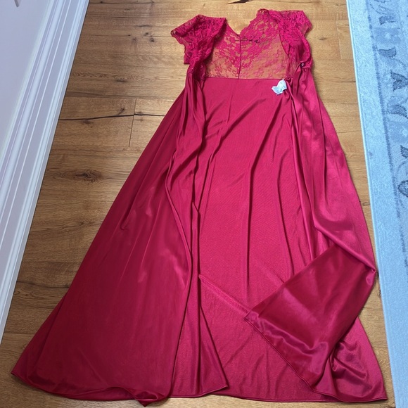 Vintage red layering piece - Picture 4 of 7
